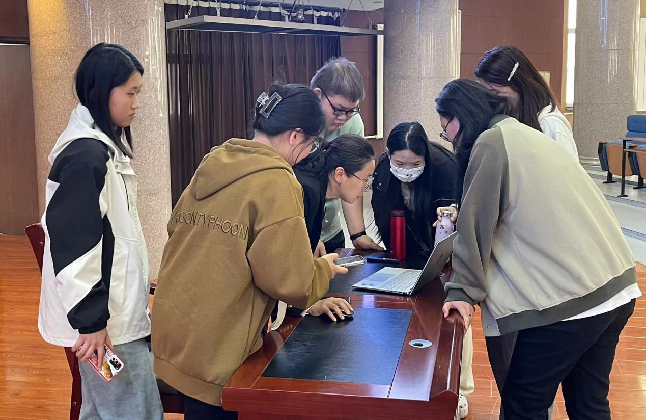 03a3f487bfc851ce9f60a8e09a33be5